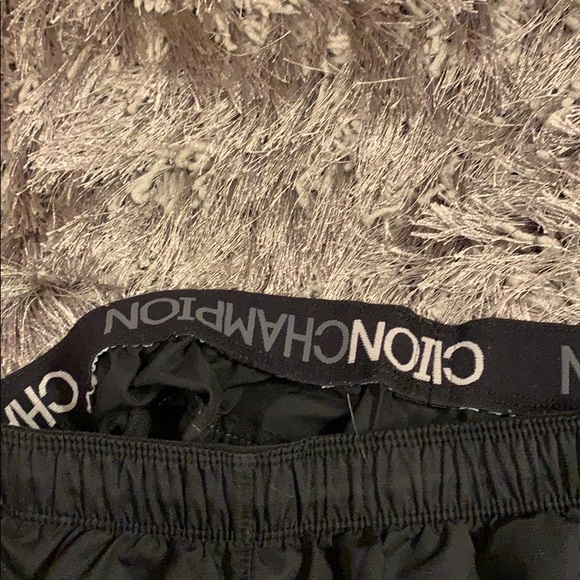 Running shorts - Picture 3 of 3